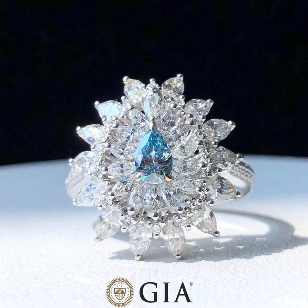 Bague en diamant Fancy Bleu Gris 0,26ct GIA