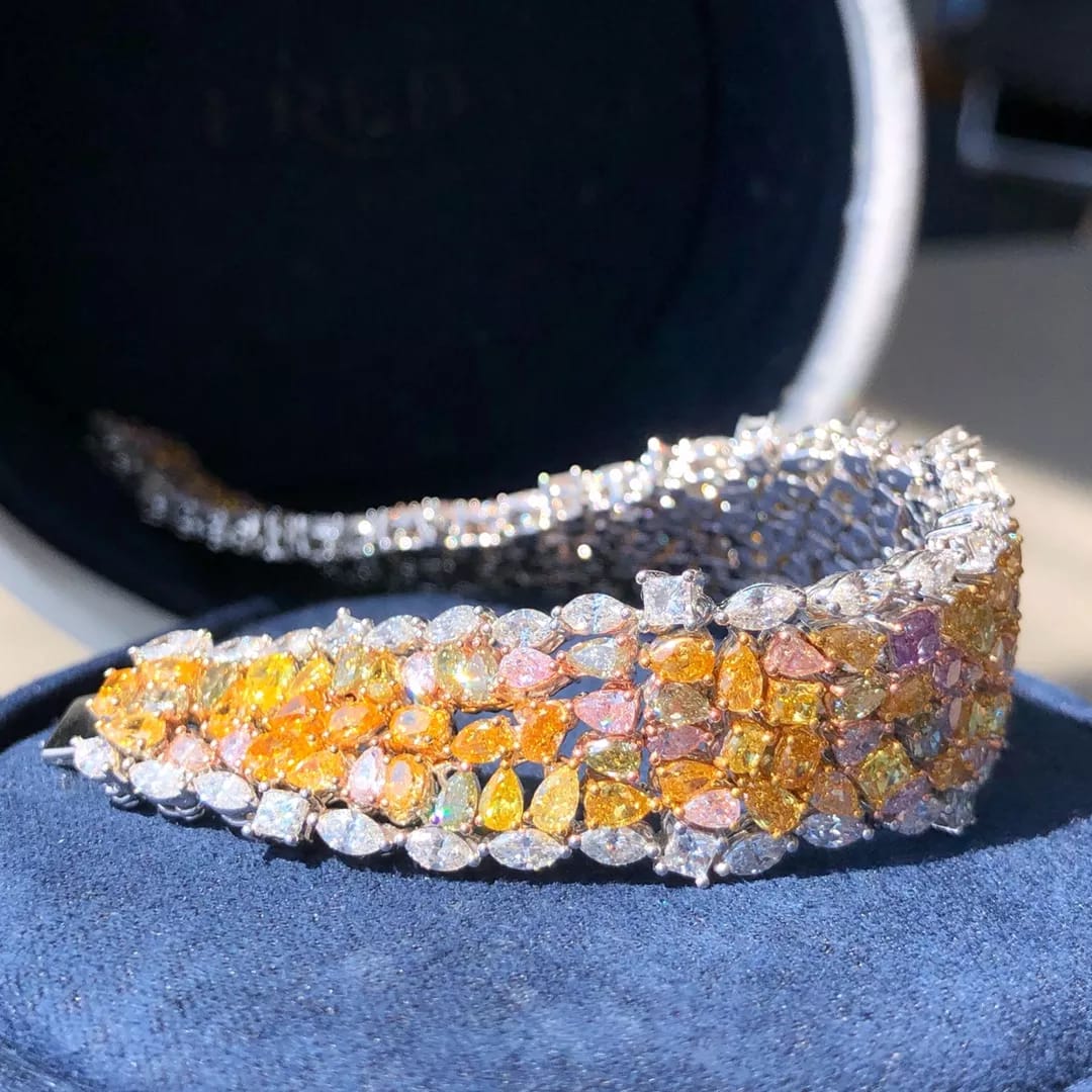 Bracelet en Diamants Fancy colorés 18,08CT